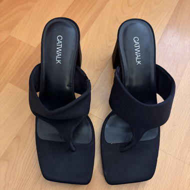 Black Catwalk Toe-Thong Sandals with Block Heel