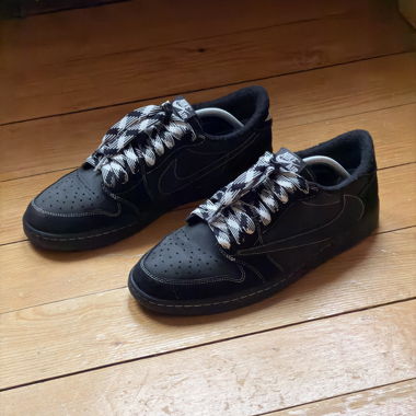 Travis Scott Jordan 1 Low Phantom