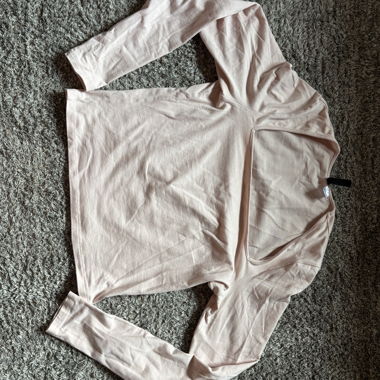 T-shirt à manches longues avec encolure en U