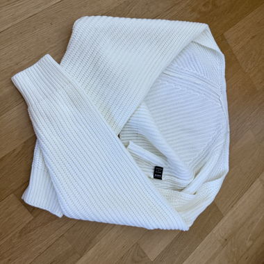 Kurze Strickjacke 