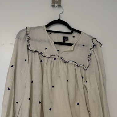 Blouse with little hearts
