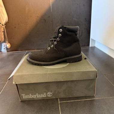 Timberland black leather boots size 9