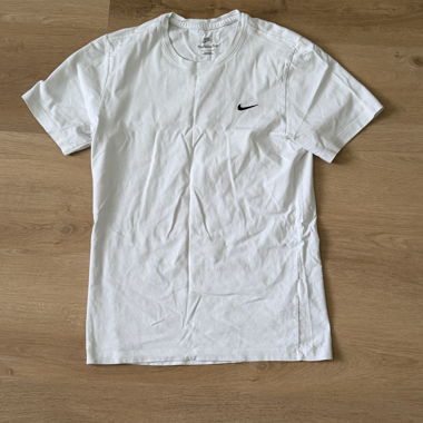 Nike White T-Shirt