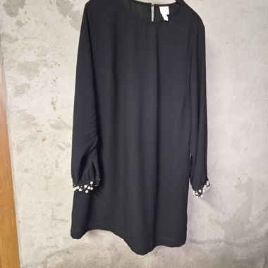 Schwarzes Kleid von H&M Grösse 44