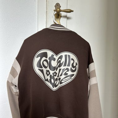 Braune College Jacke 