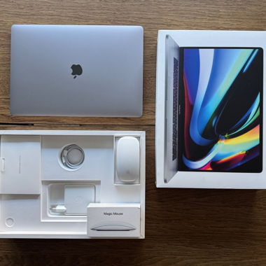MacBook Pro 16" Inkl. Zubehör