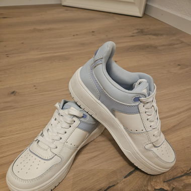 Sneaker Stradivarius