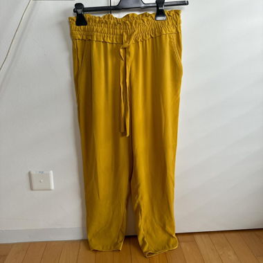 Zara Stoffhose Senfgelb
