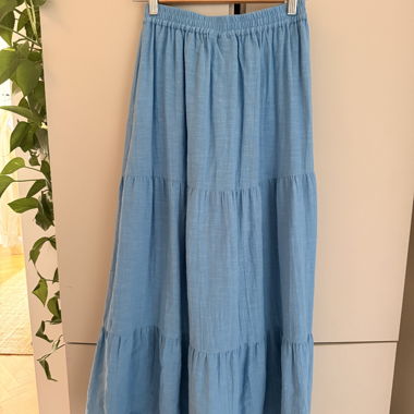 Blauer Maxirock mit Volants