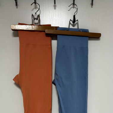 Zwei Sportleggins