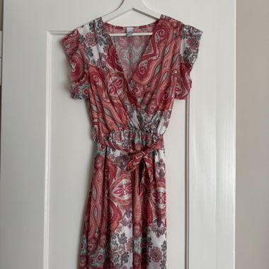 Floral summer dress with tie belt