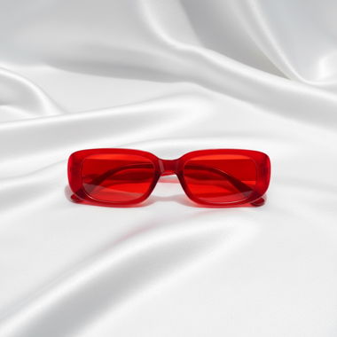 Lunettes de soleil rouges – Déclaration Y2K audacieuse