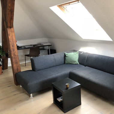 Neuwertiges Sofa