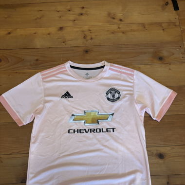 Manchester United Pink shirt