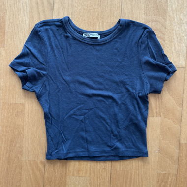 Kurzes T-Shirt