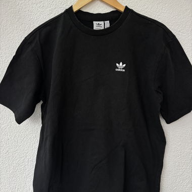 t-shirt adidas nero