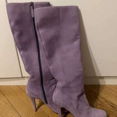 Valentino-Stiefel aus Flieder-Leder
