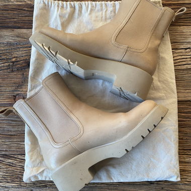 Stivaletti in pelle crema Camper