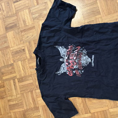 Schwarzes Shirt mit Print