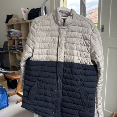 Veste matelassée beige et marine