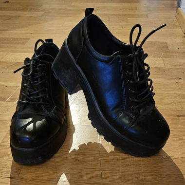 Black Shoes