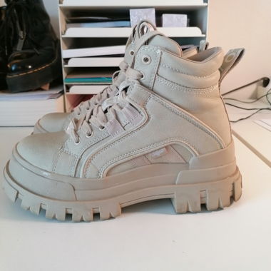 Buffalo beige