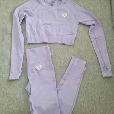 Women's Best lilac gym set crop top and leggings