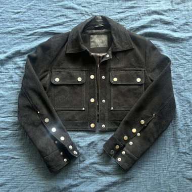 Giacca corta in suede nera