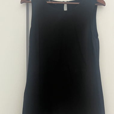 Elegantes Etuikleid in Schwarz-Weiss