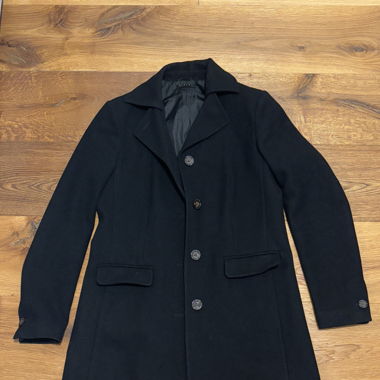 mid-thigh length wool coat from sisley