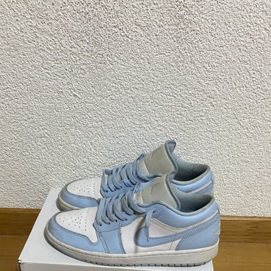 JORDAN 1 LOW WHITE ICE/ BLUE