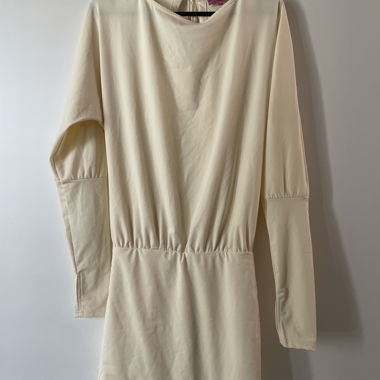 Robe beige manches longues
