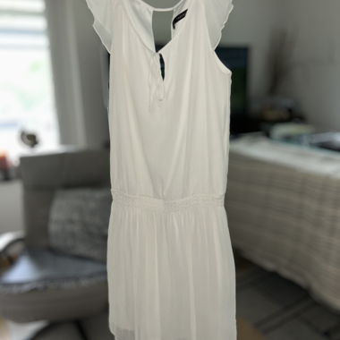 Weisses Rüschen-Ärmelloses Kleid Zara Trf