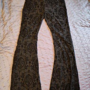 Pantaloni a zampa