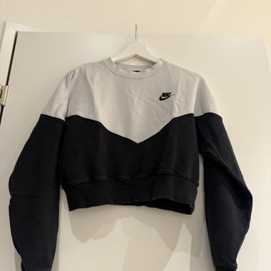 Nike sport pullover