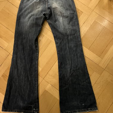 Jeans a zampa scampanati scuri da donna