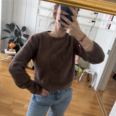 Brauner gemütlicher Pullover