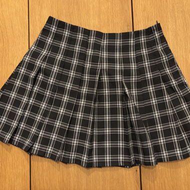 Black-and-white checkered mini skirt