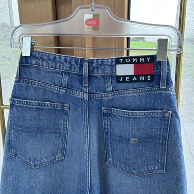 NEUF - Jeans Tommy Hilfiger - style boyfriend T27
