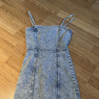 Vestito di jeans