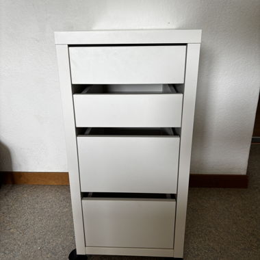Élément de tiroir IKEA avec roulettes