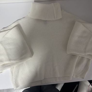 H&M Ecru Turtleneck Sweater