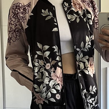 Neue Guess-Jacke