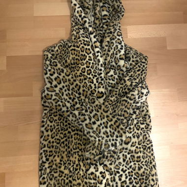 Faux fur jacket with leopard print