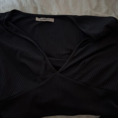 Schwarzes GLAMOROUS Oberteil