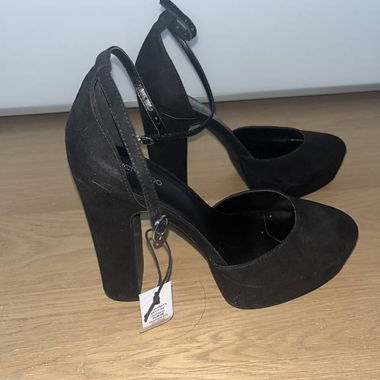 Escarpins à talons hauts avec plateau pointure 40