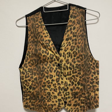 Leo Vest