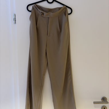 pantaloni eleganti e ariosi