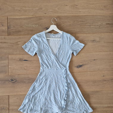 Sommer-Kleid hellblau, geblümt