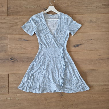 Sommer-Kleid hellblau, geblümt